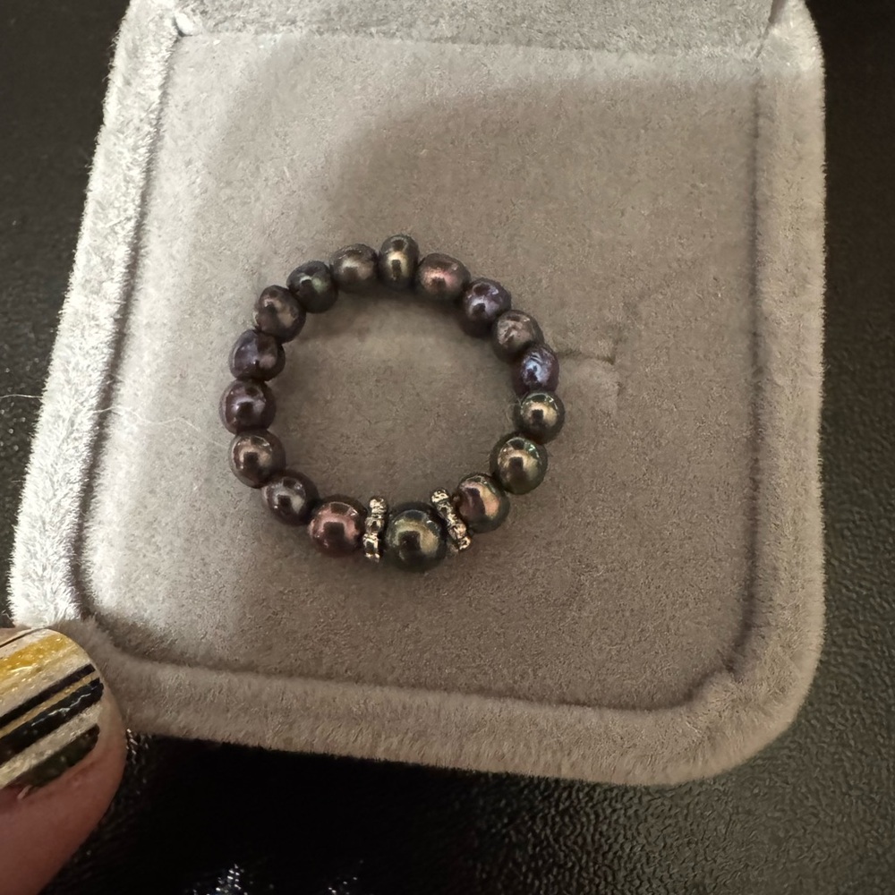 Elegant Black Pearl Beaded Ring